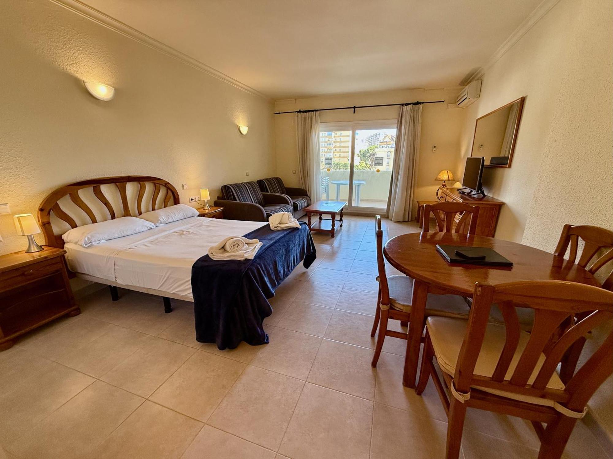 Kingfisher Apartments Benal Beach Benalmadena Bagian luar foto