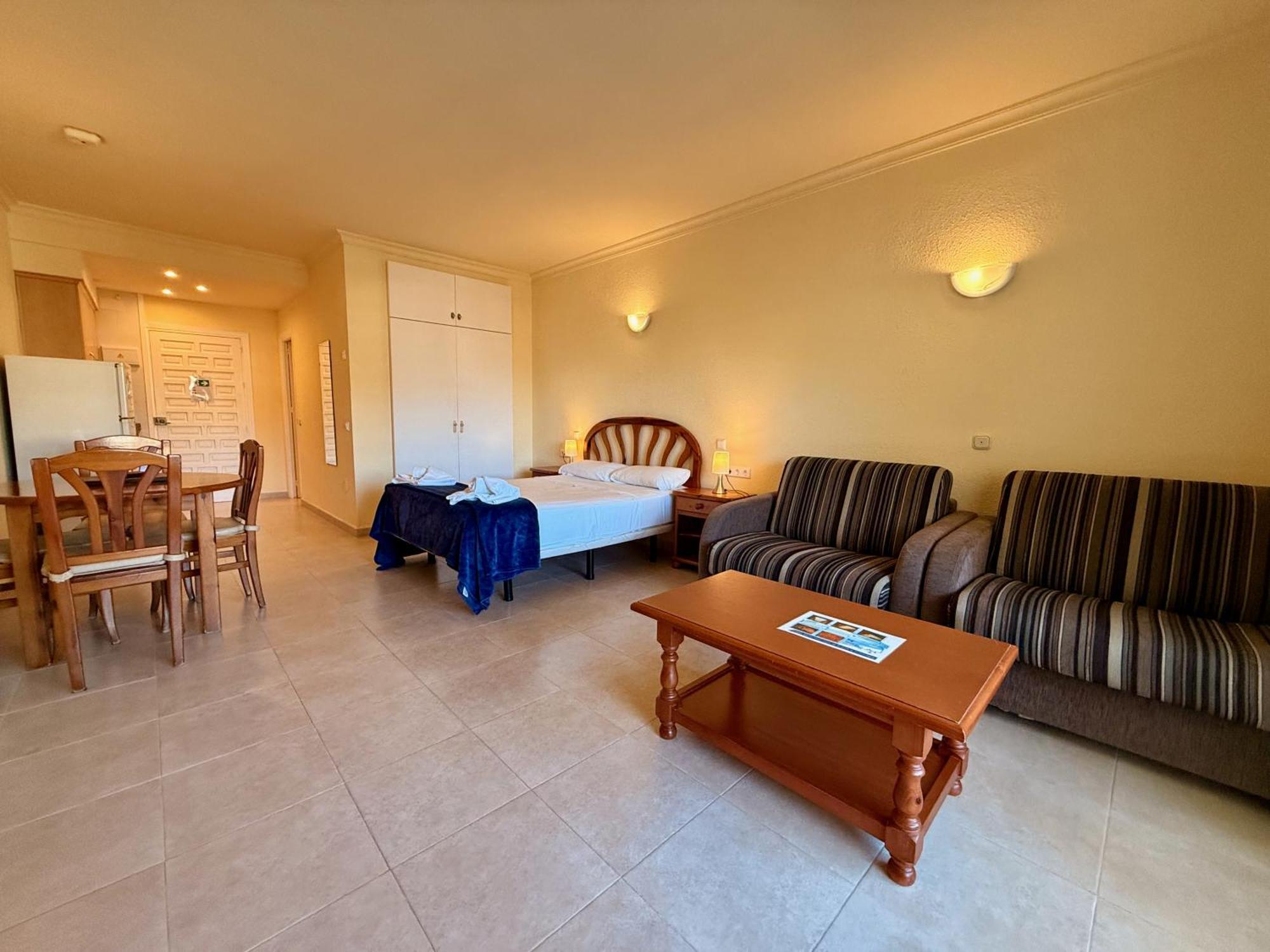 Kingfisher Apartments Benal Beach Benalmadena Bagian luar foto