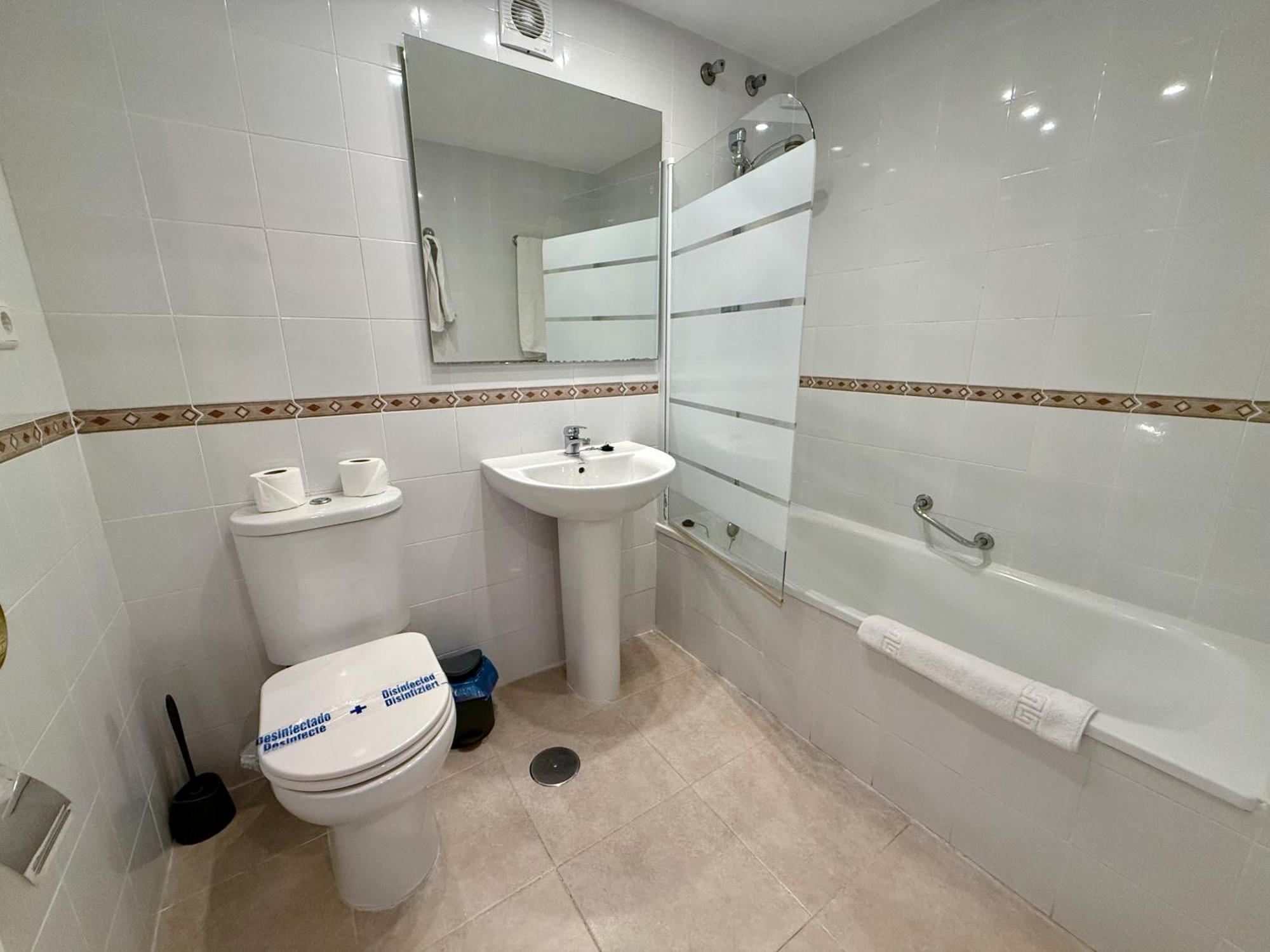 Kingfisher Apartments Benal Beach Benalmadena Bagian luar foto