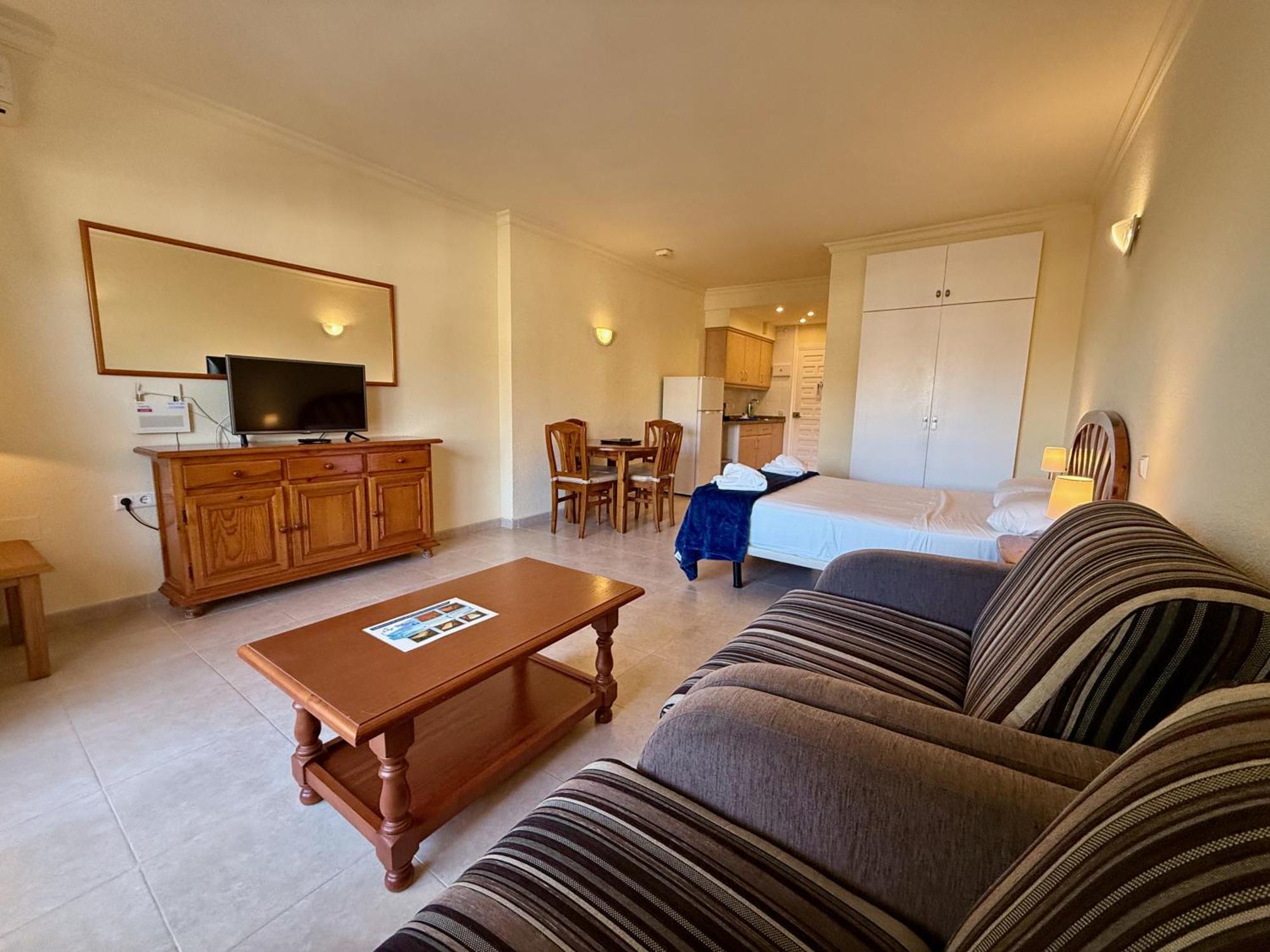 Kingfisher Apartments Benal Beach Benalmadena Bagian luar foto